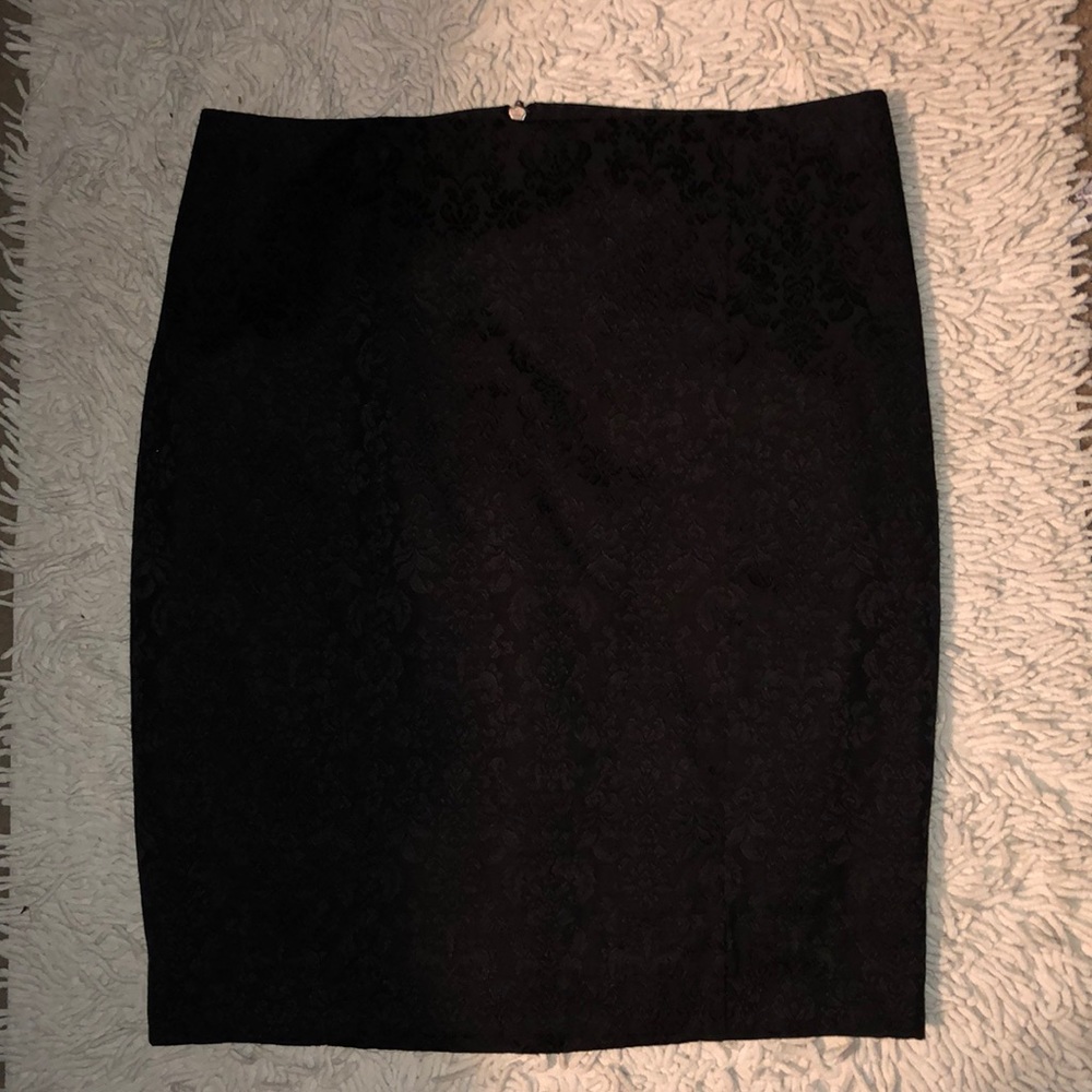 Elegant black skirt